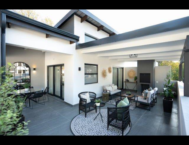 2 BEDROOM APARTMENT FOR SALE IN BRYANSTON